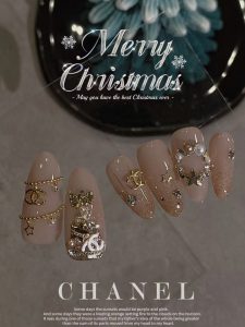 christmas chanel nails-nailholiday