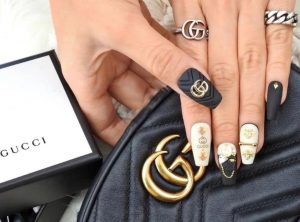 Easy Gucci Nail Art #Guccinails #Gucci#stickers 