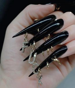nail piercing design-nailholiday