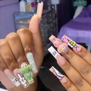pink-kaws nails art-naolholiday