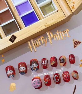 Harry Potter Nails red