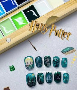 Harry Potter Nails green