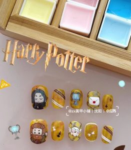 Harry Potter Nails gold