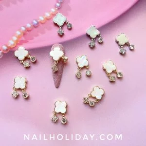 drop Clover nail charms