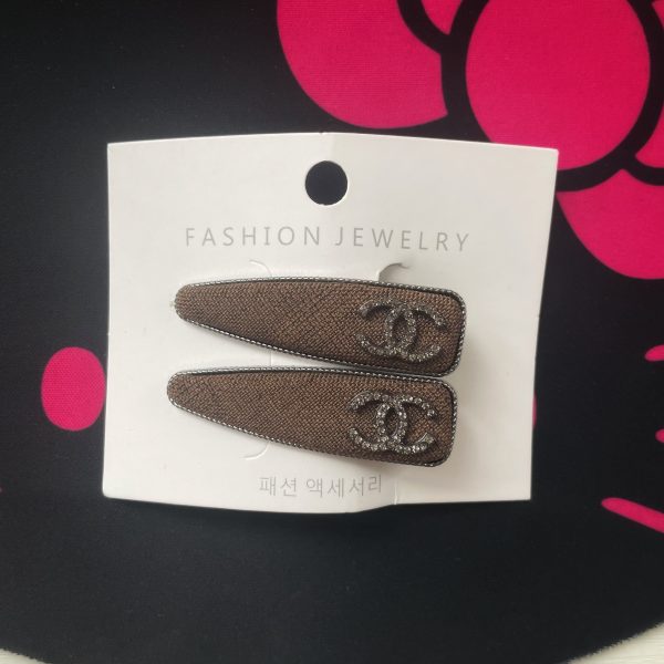 Chanel hair clip