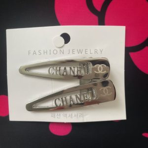 Chanel hair clip