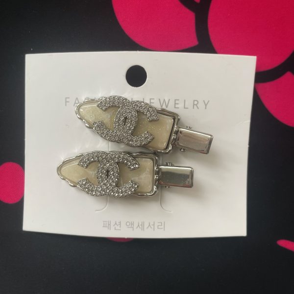Chanel hair clip